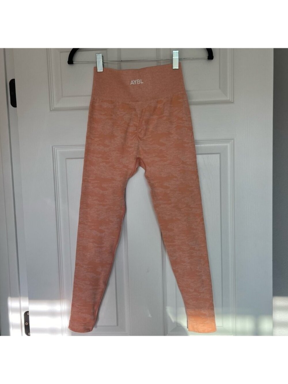 AYBL Seamless High Waist Workout Leggings Size Small Camo Peach